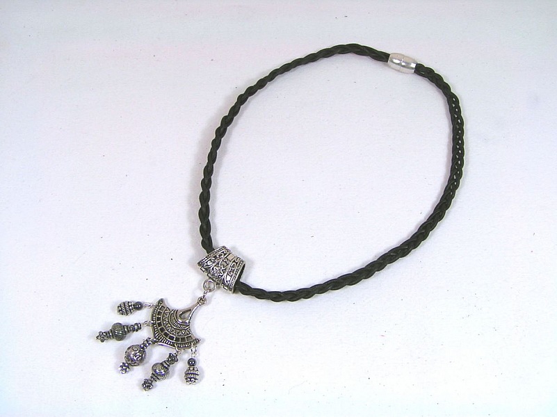 50m rund l&aelig;rsnor diameter 2 mm svart