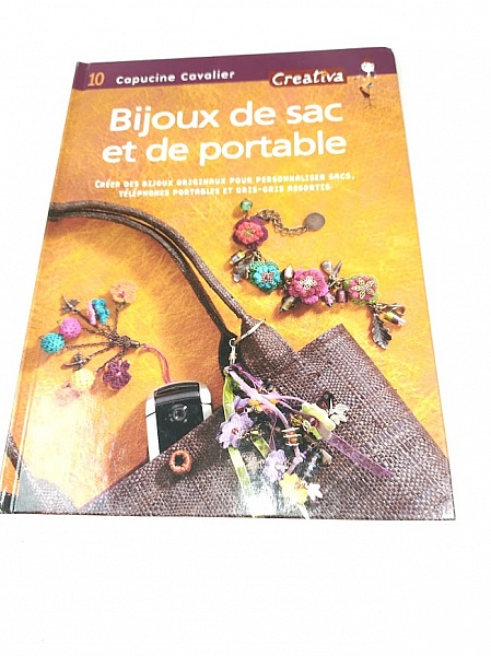 Livre: bijoux de sac et de portables