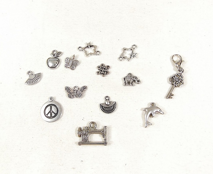 Lot de 13 breloques m&eacute;tal pour cr&eacute;er des bijoux fantaisie