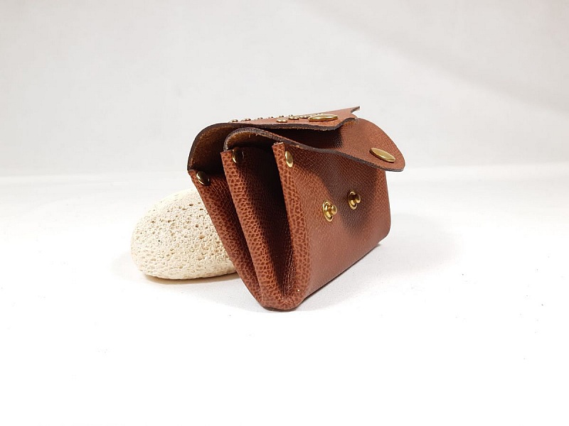 Retro lommebok i narvet kuskinn i hasseln&oslash;ttfarge