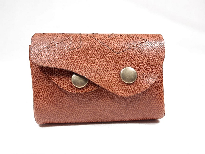 Retro lommebok i narvet kuskinn i hasseln&oslash;ttfarge